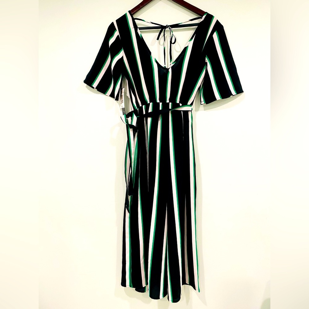 TRIXXI Clothing Company Striped Jump Suit Lightweight V-neckline Wide-leg Sz SM
